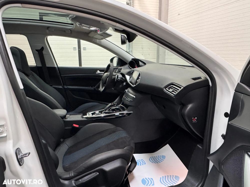 Peugeot 308 PureTech 130 GPF EAT8 Stop & Start Tech Edition - 8