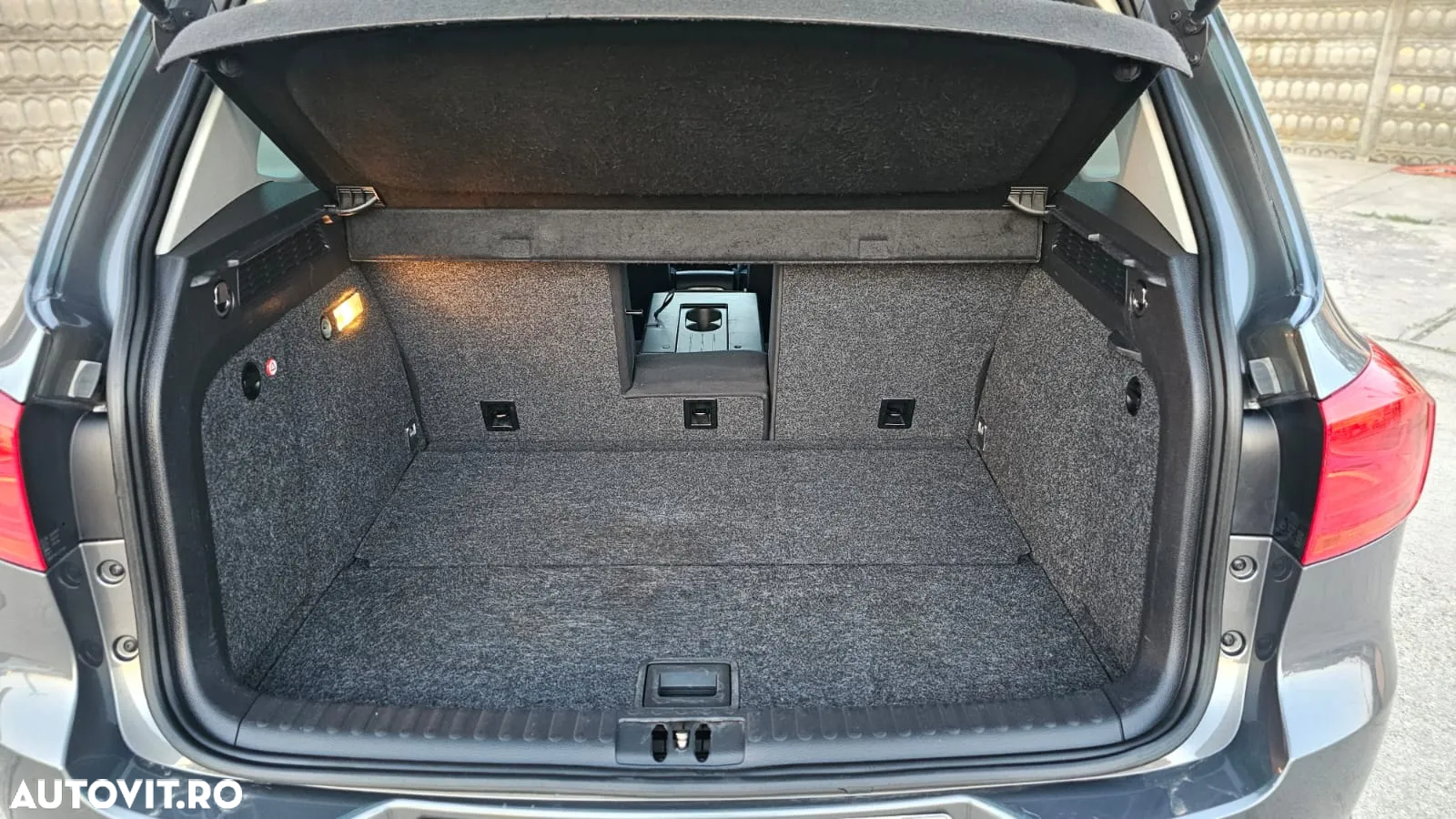 Volkswagen Tiguan - 12