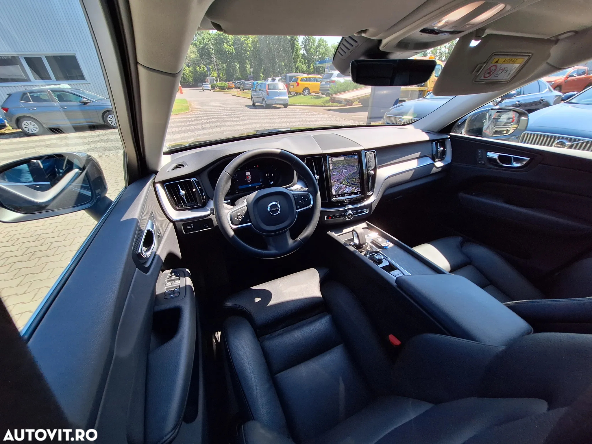Volvo XC 60 B4 MHEV AWD Momentum Pro - 17
