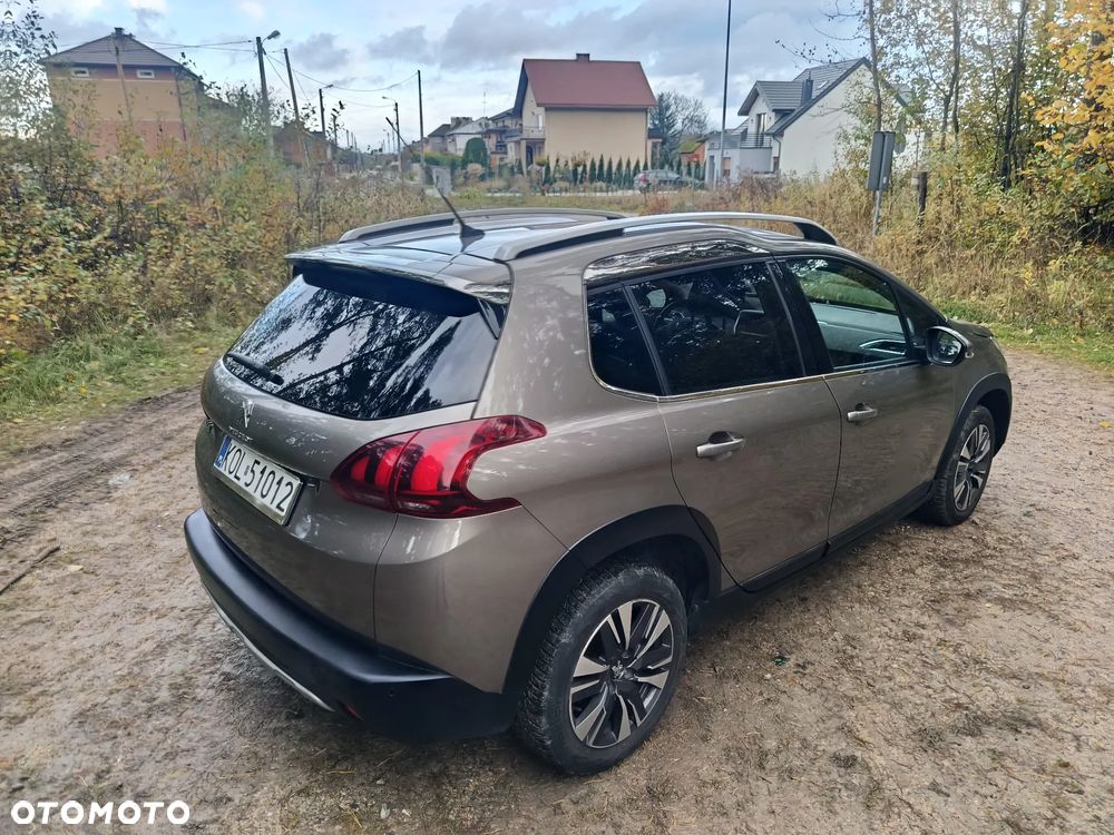 Peugeot 2008 1.2 Pure Tech Allure S&S - 5