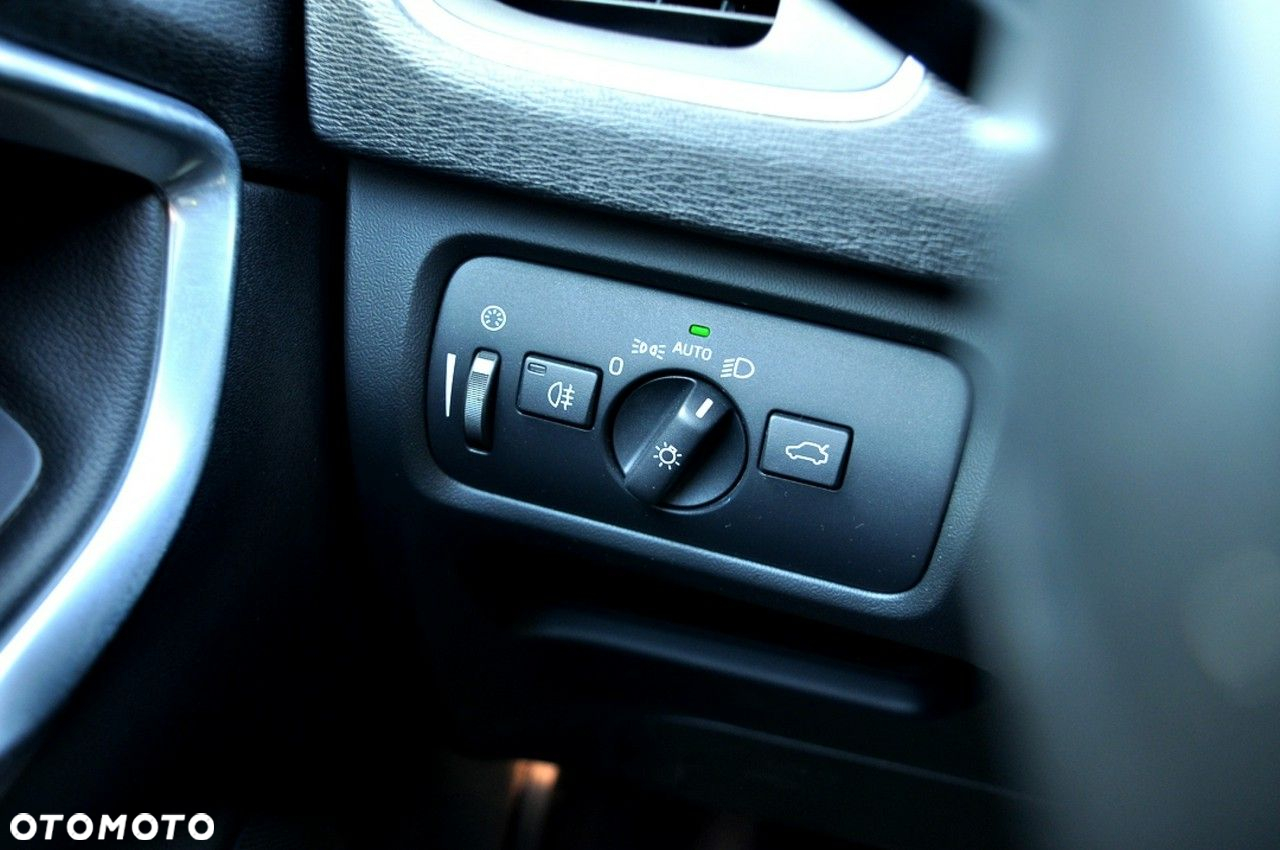 Volvo V40 D2 Momentum - 12