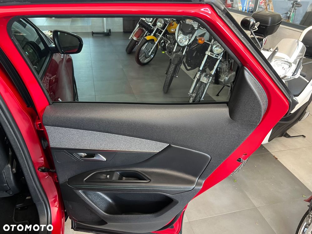 Peugeot 3008 1.2 PureTech Active S&S EAT8 - 26
