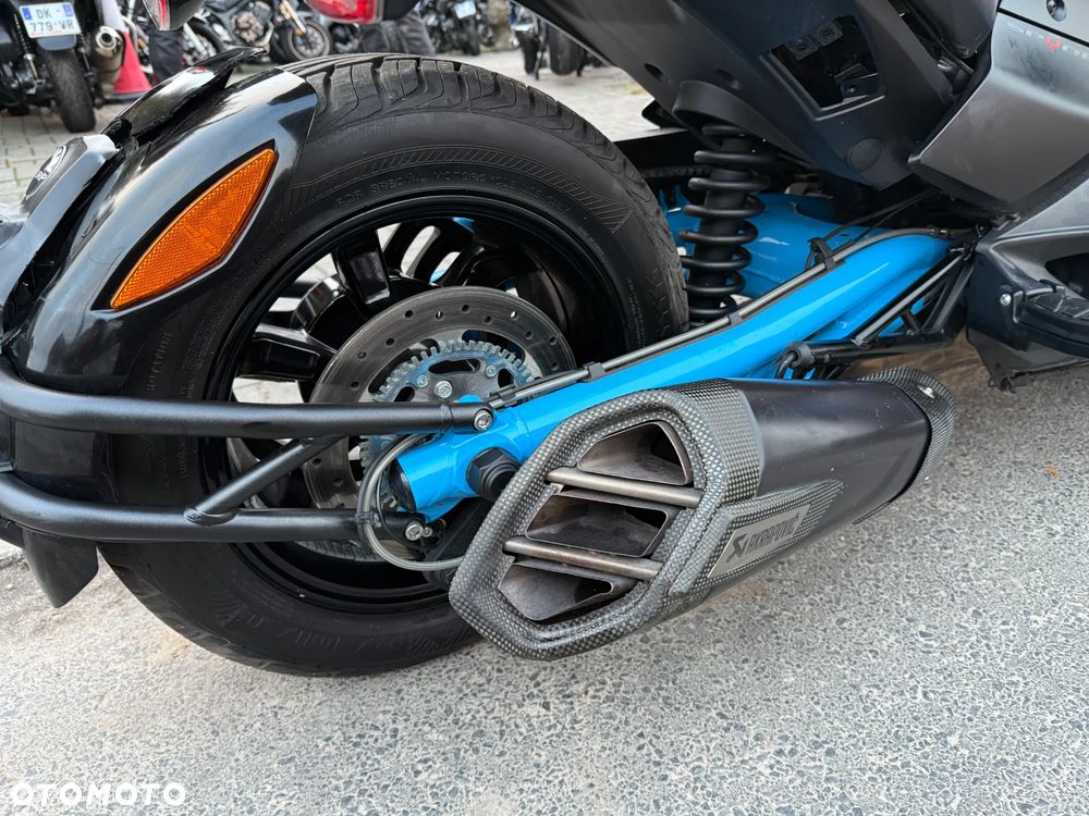 Can-Am Spyder - 21