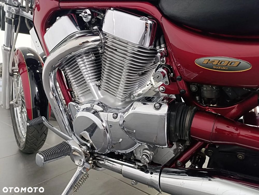Suzuki Intruder - 13