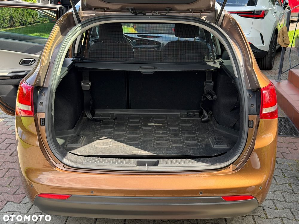 Kia Ceed 1.6 CRDi 136 ISG Platinum Edition - 28