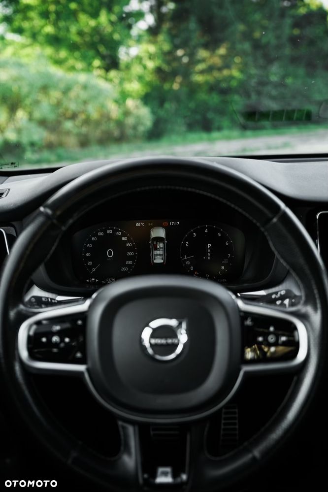 Volvo XC 60 T5 AWD R-Design - 10