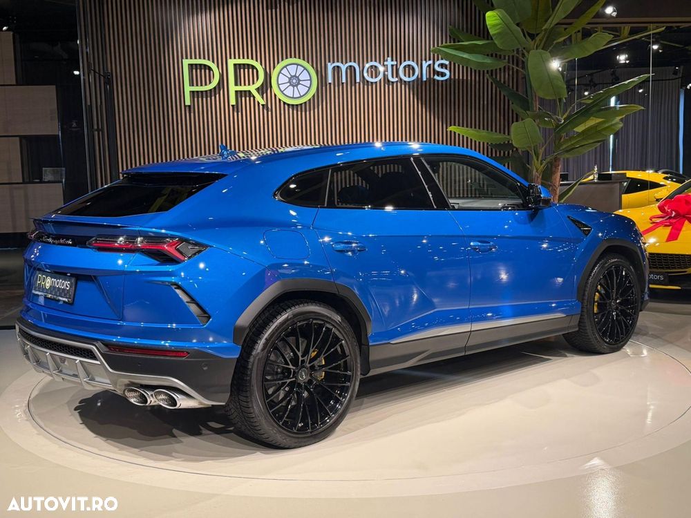 Lamborghini URUS - 12