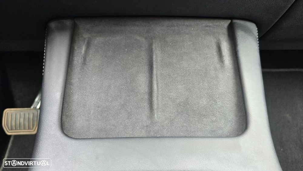 Tesla Model Y Long Range Tração Integral - 42