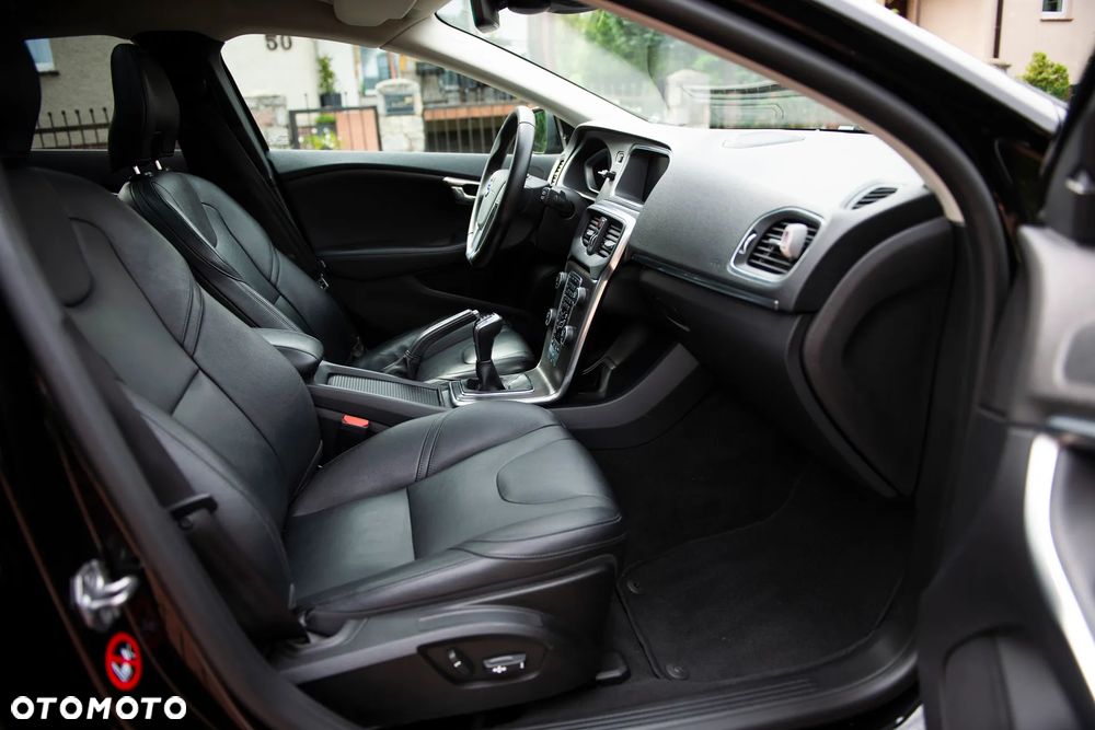 Volvo V40 D2 Summum - 27