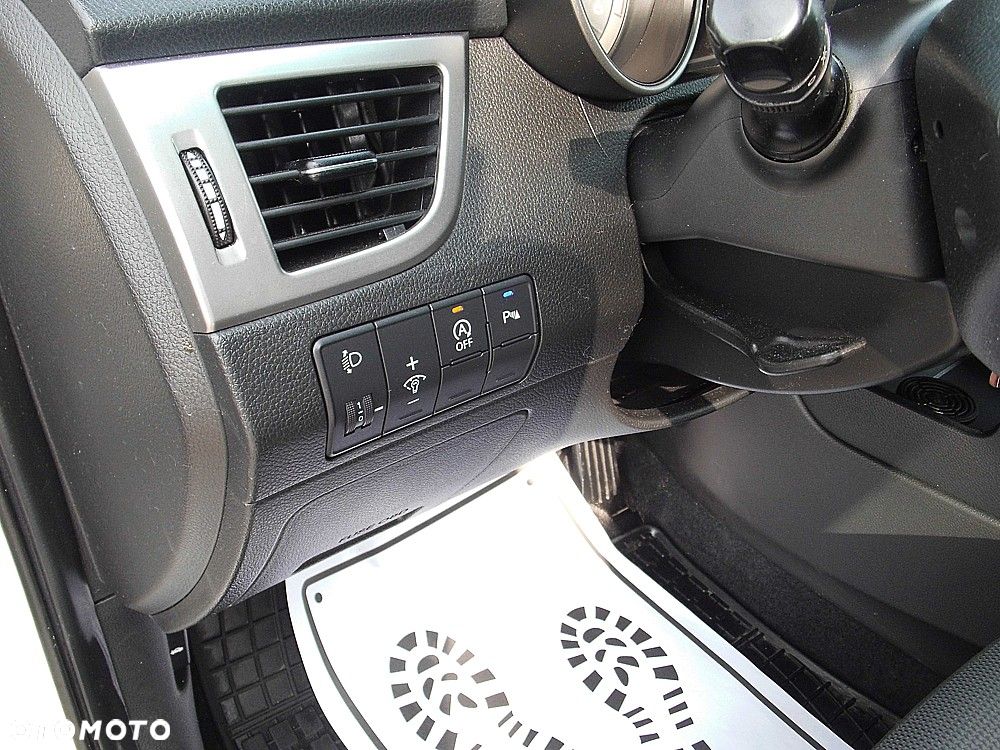 Hyundai i30 1.6 CRDi Fifa World Cup Edition - 26