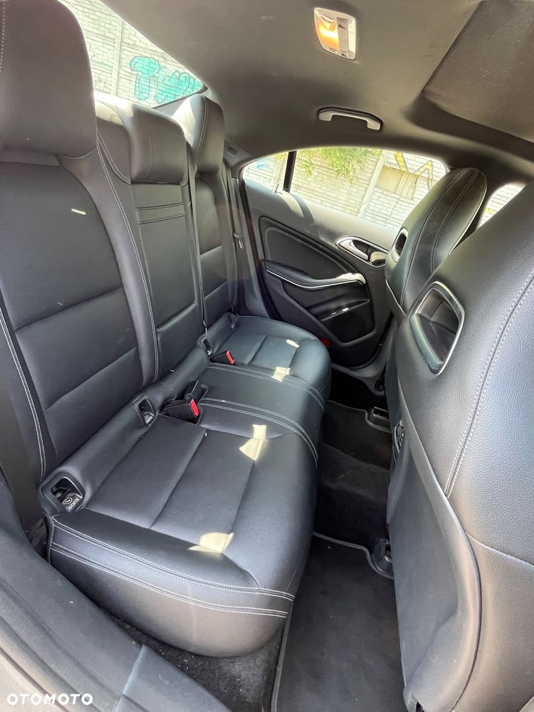 Mercedes-Benz CLA 250 4-Matic AMG Line - 28