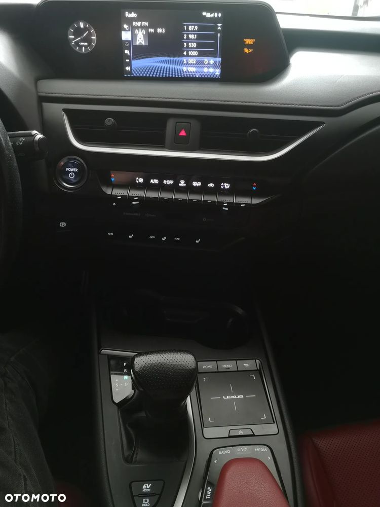Lexus UX - 19