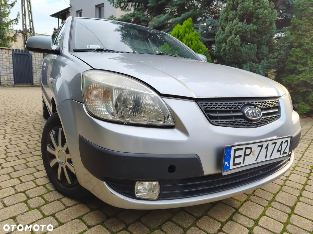 Kia Rio - 4