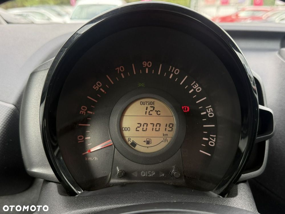 Toyota Aygo x-play - 19