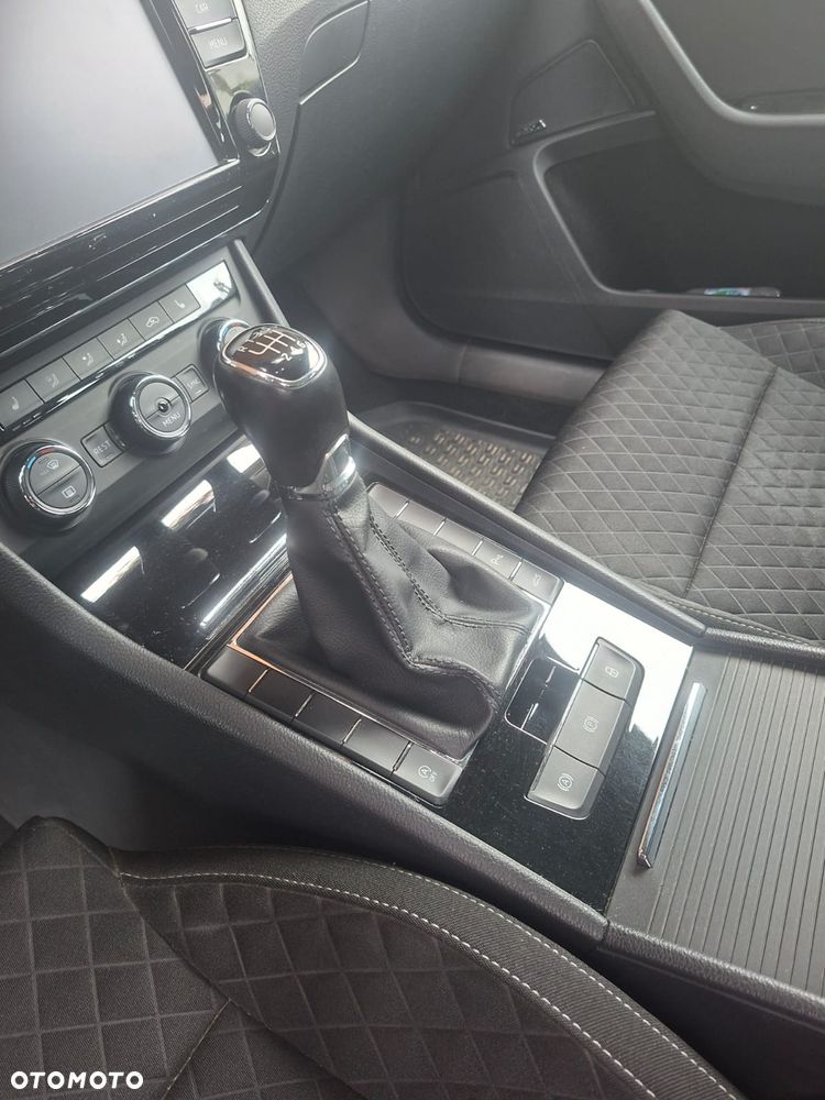 Skoda Superb 1.4 TSI ACT Style - 14