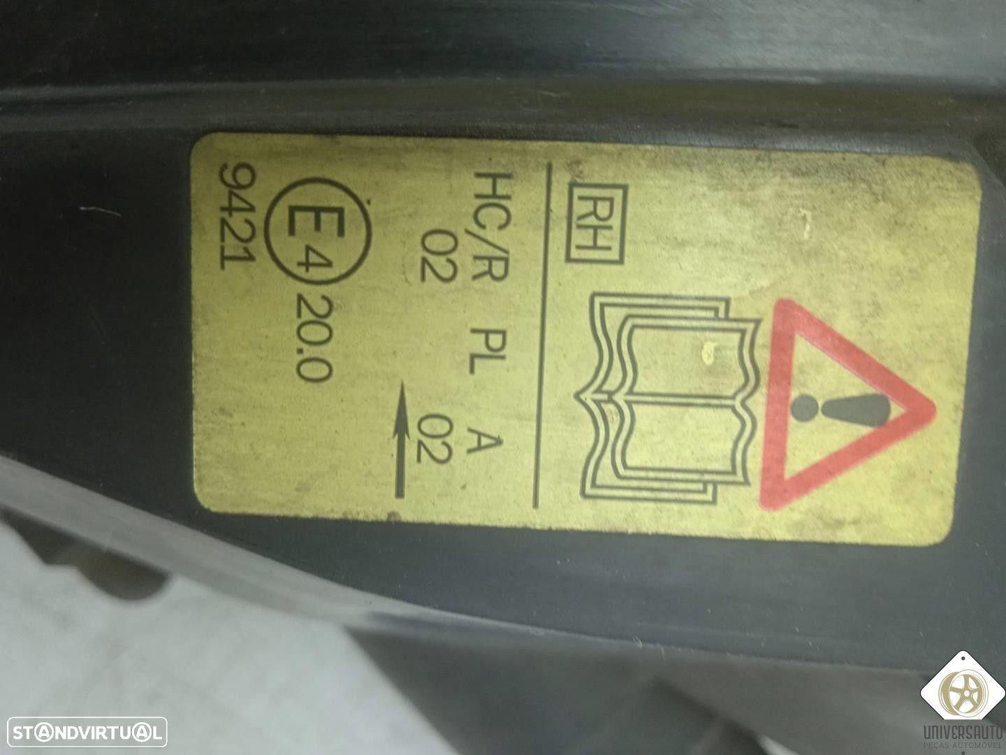 FAROL DIREITO FORD FOCUS 2001 - 2