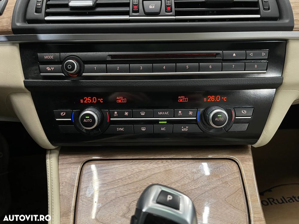 BMW Seria 5 530d xDrive Touring Aut. - 21