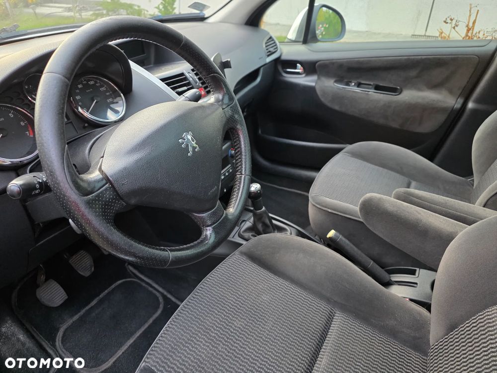 Peugeot 207 1.4 16V Trendy - 7