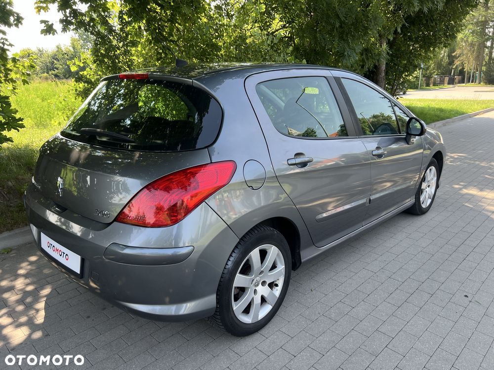 Peugeot 308 - 8