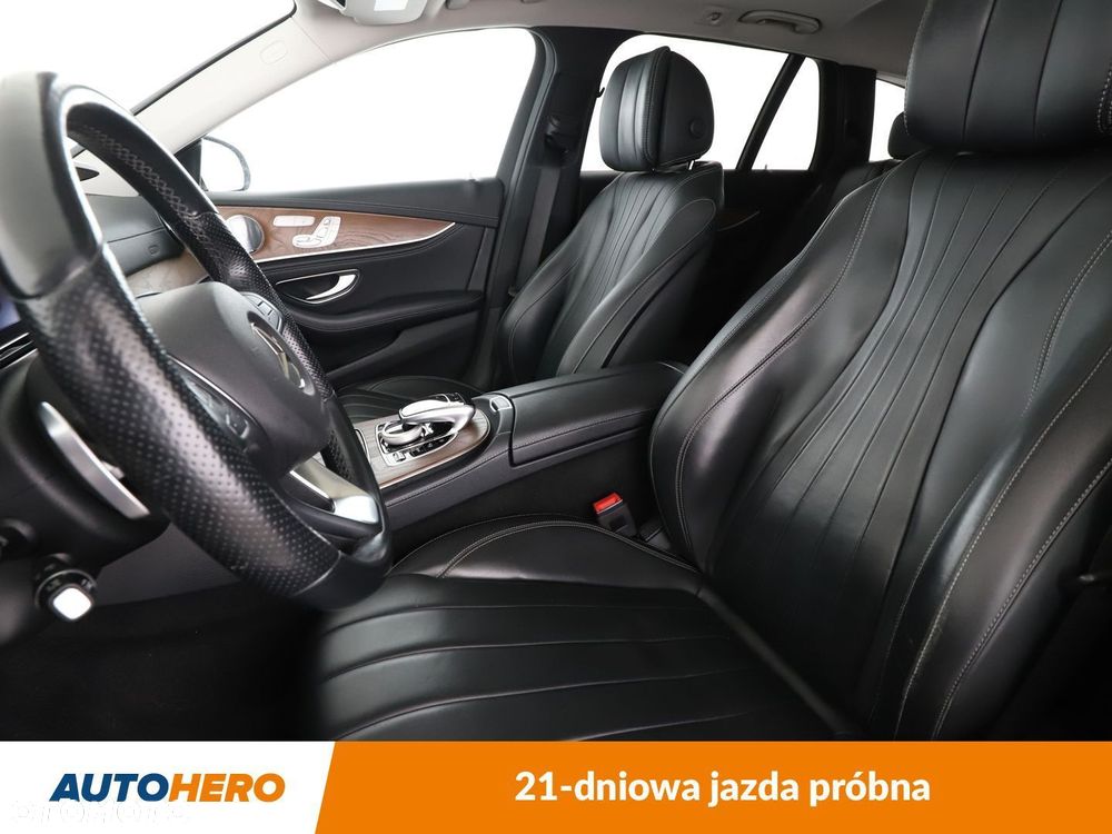 Mercedes-Benz Klasa E 220 d 4-Matic 9G-TRONIC - 11