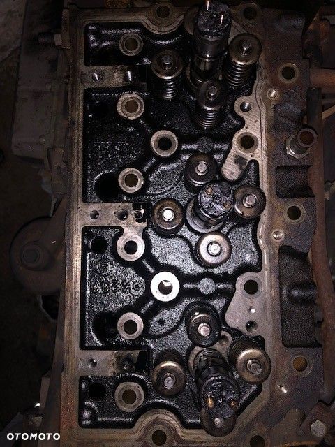 Valtra s232 s274- s394 głowica silnika Massey Ferguson 8650-8690 Sisu 84 - 1