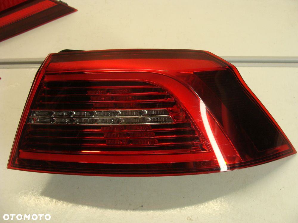 LAMPA PRAWA LED TYLNA VW PASSAT B8 SEDAN 3G5945208 - 1