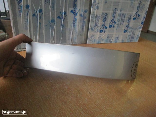 Grelha Friso 8L0807871A AUDI A3 8L 2000 1.9 TDI 110CV CINZA TE Acabamento Da Tampa Da Luz Traseira AUDI A3 8L1 2005 1.9TDI 90CV 3P CINZA TE Acabamento Da Tampa Da Luz Traseira - 4