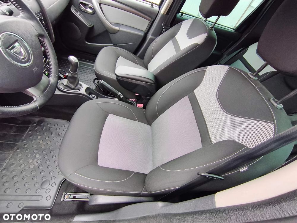 Dacia Duster 1.6 SCe Laureate S&S - 14