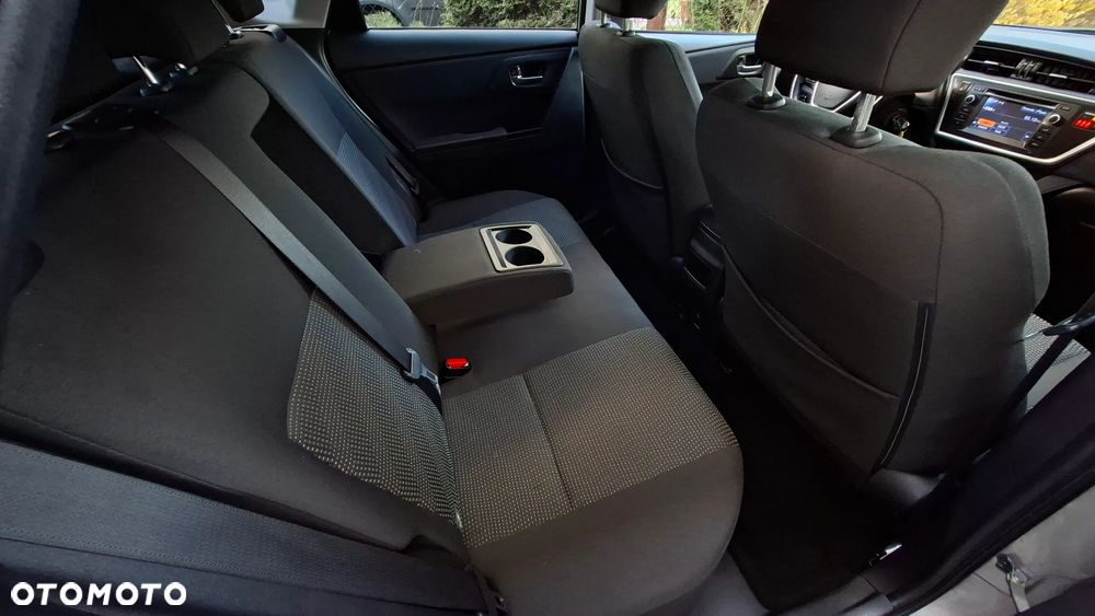 Toyota Auris 1.6 Sol - 11