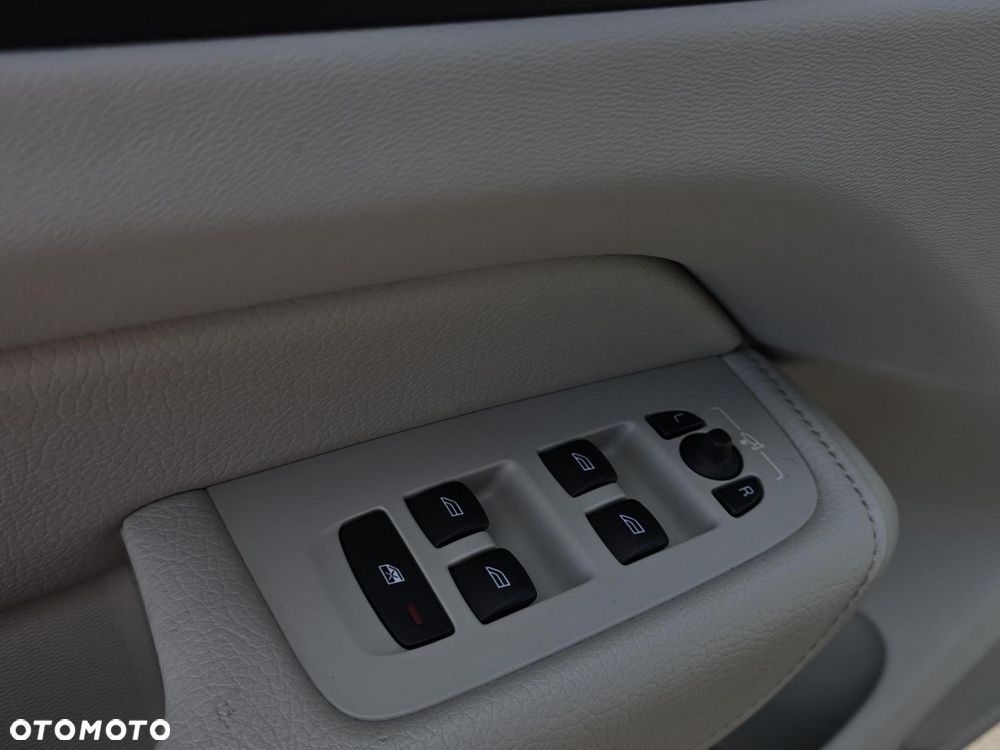 Volvo XC 60 D4 Momentum Pro - 21