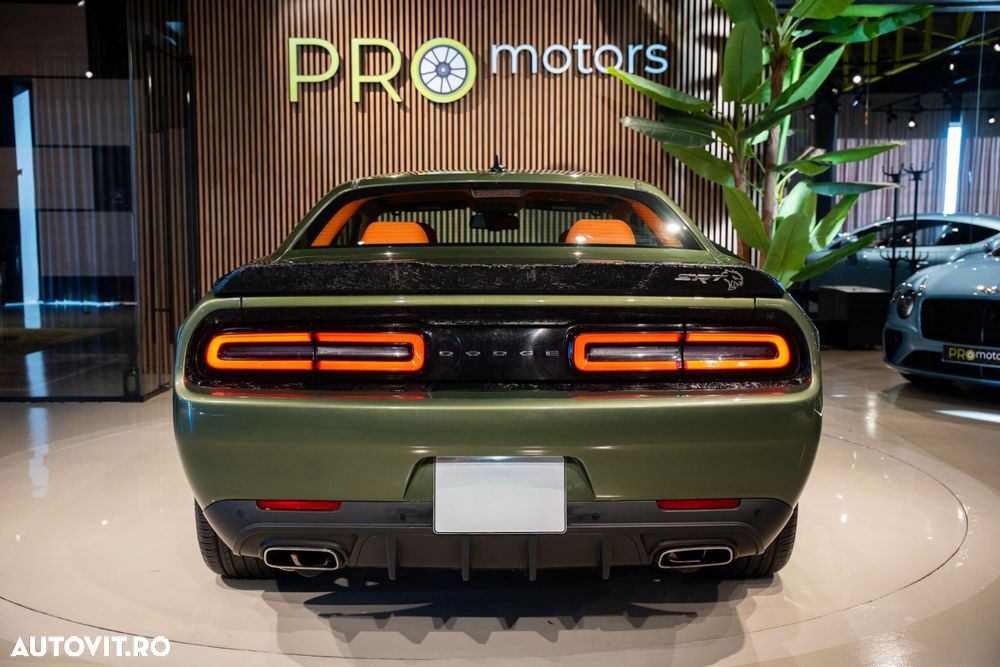 Dodge Challenger - 21