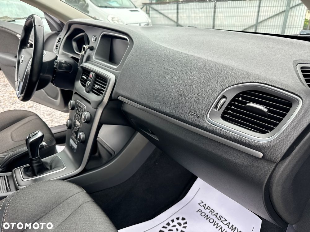 Volvo V40 D2 Momentum - 24
