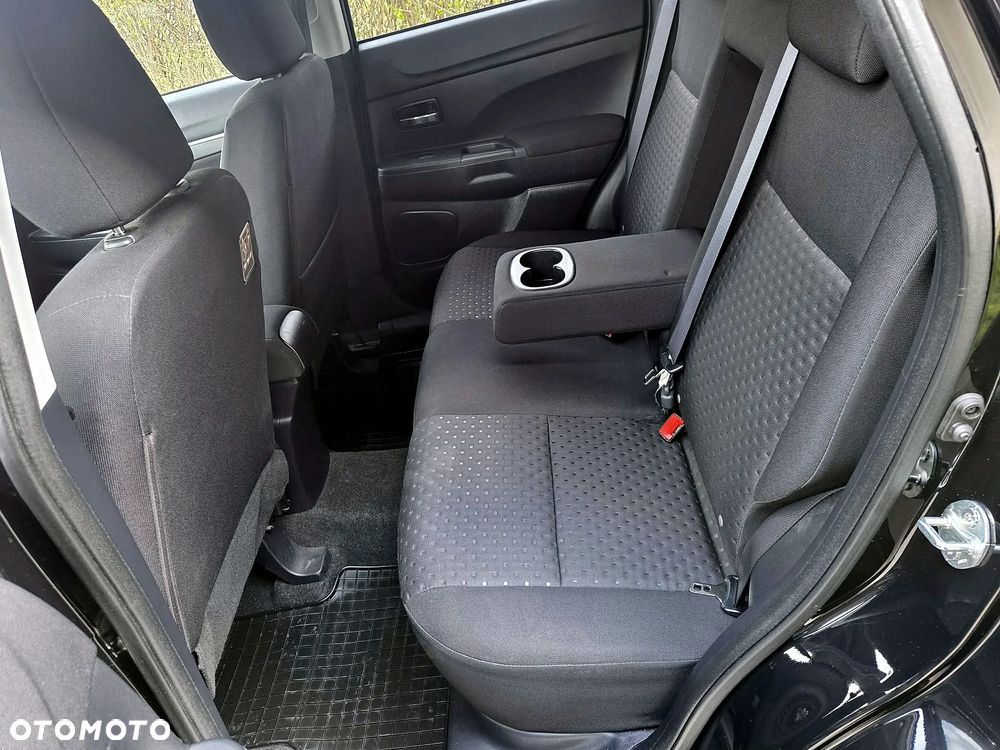 Mitsubishi ASX 1.8 DI-D 2WD Instyle - 24