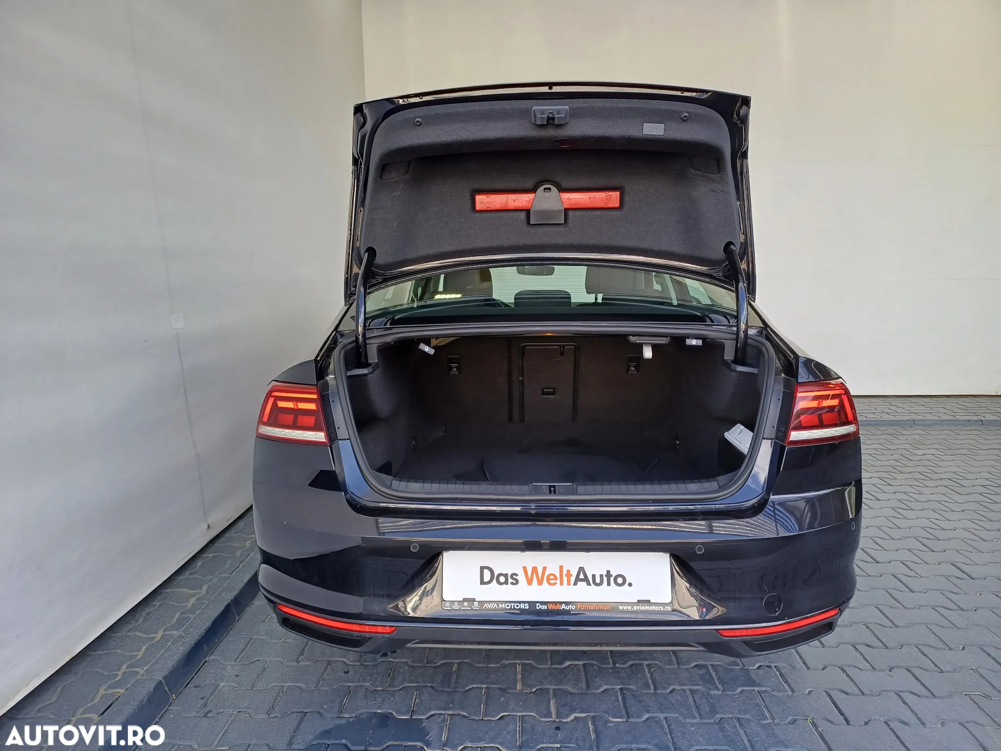 Volkswagen Passat 2.0 TDI DSG Comfortline - 33