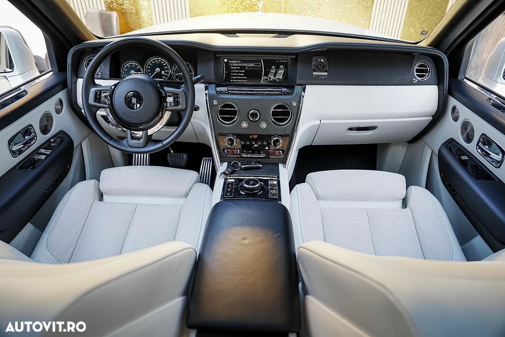 Rolls-Royce Cullinan Standard - 17
