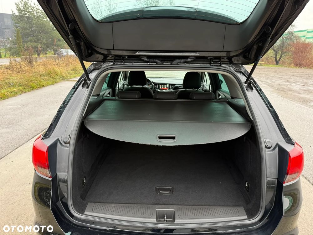 Opel Astra 1.4 Turbo Business - 12