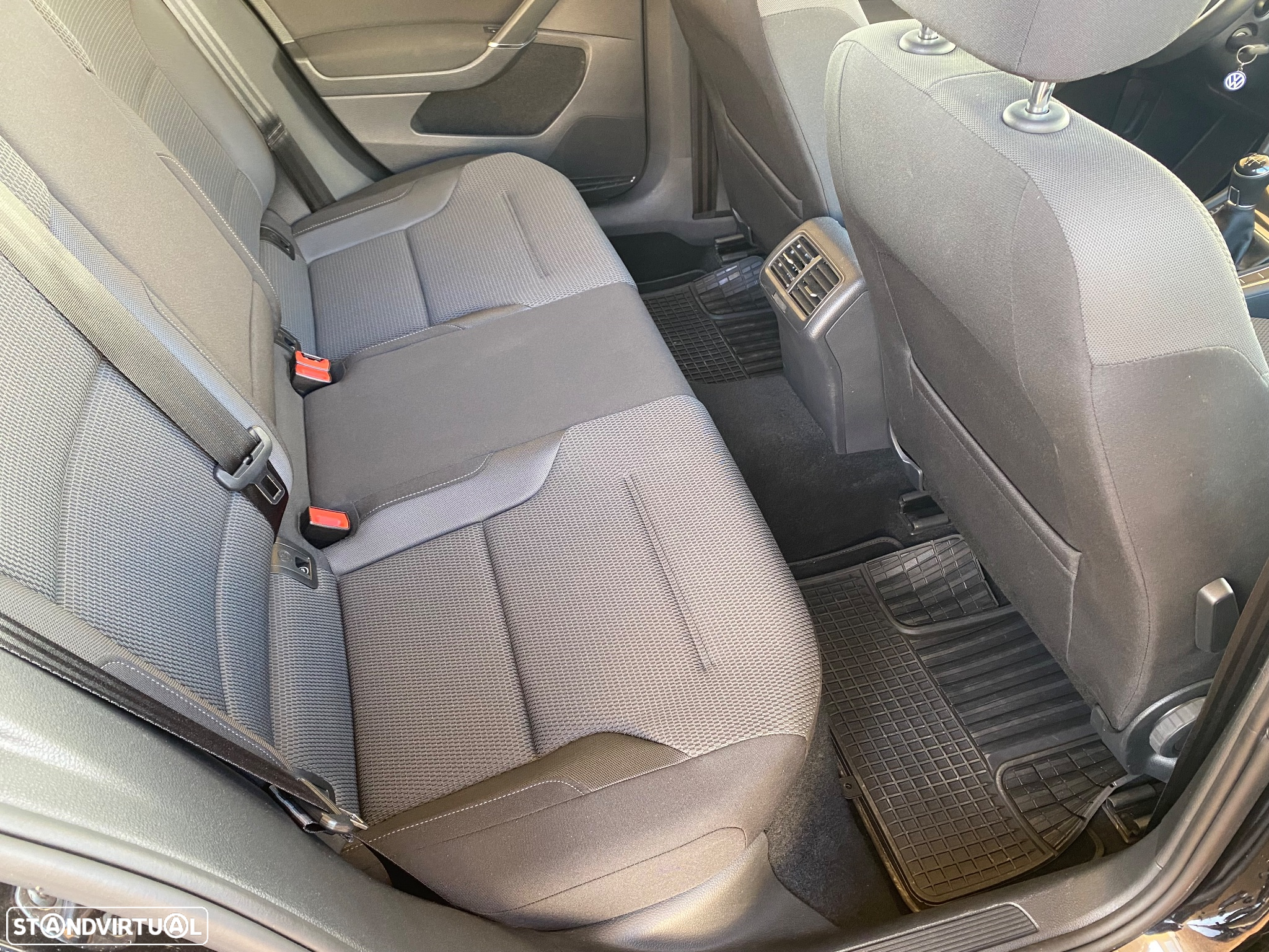 VW Golf 1.6 TDI R-Line - 13