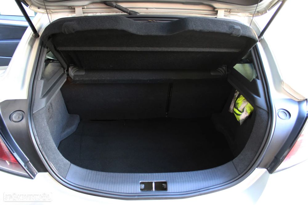 Opel Astra GTC 1.7 CDTi - 38