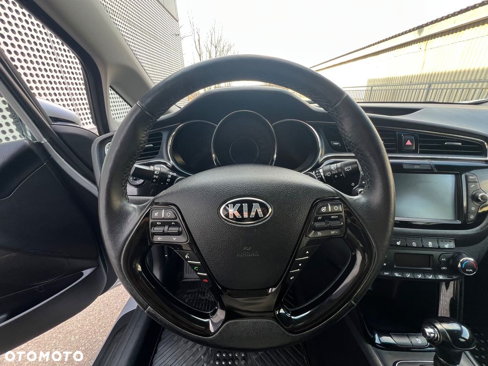 Kia Ceed 1.6 GDI DCT Platinum Edition - 17