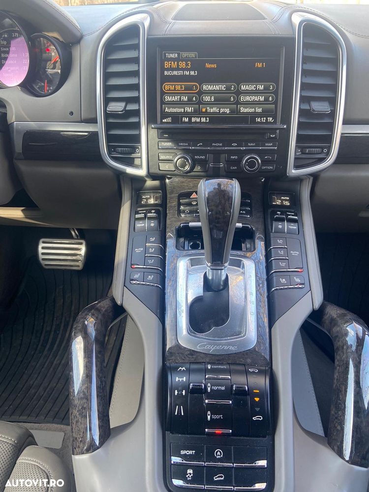 Porsche Cayenne - 15