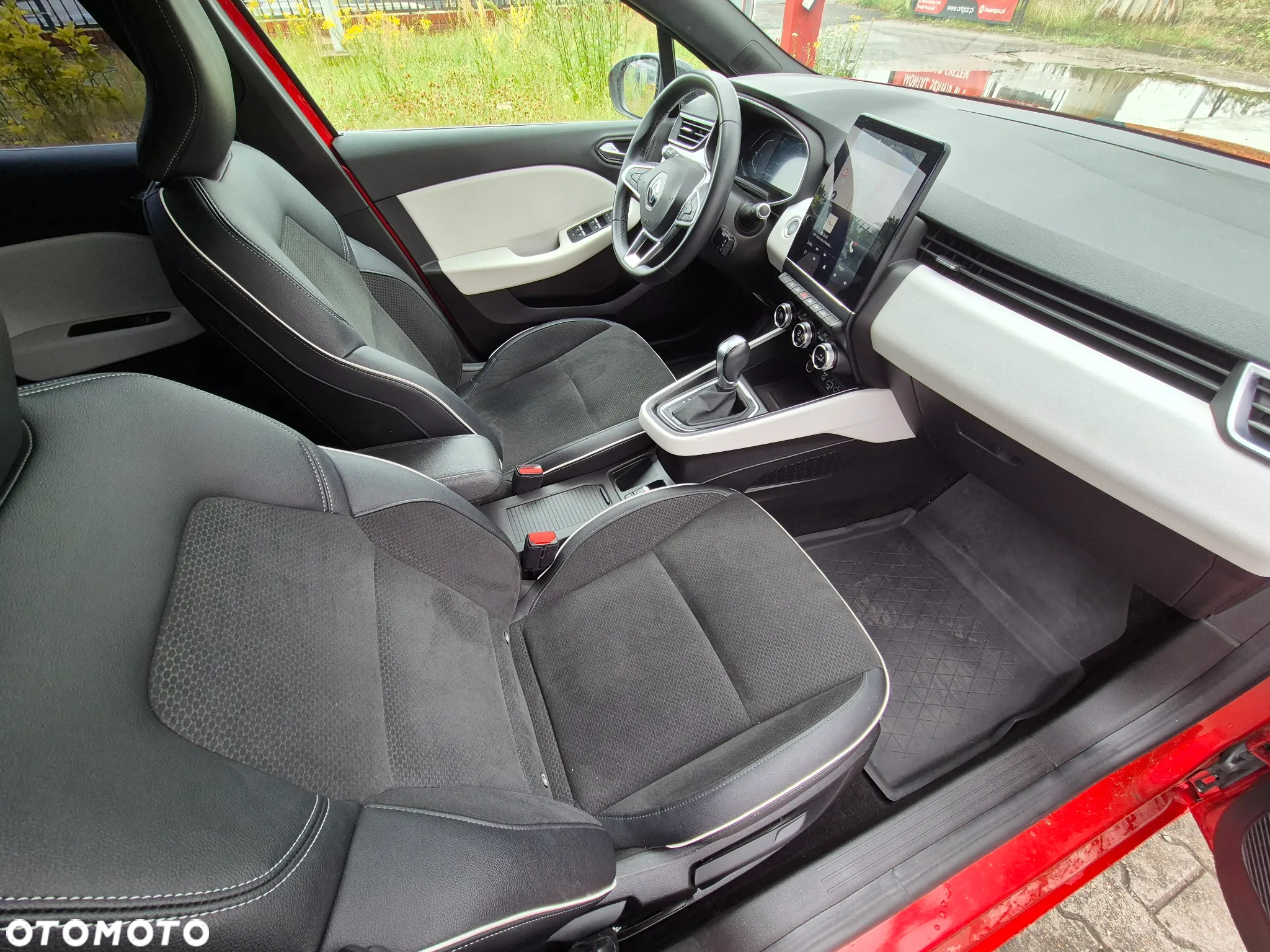 Renault Clio 1.6 E-TECH Intens - 26