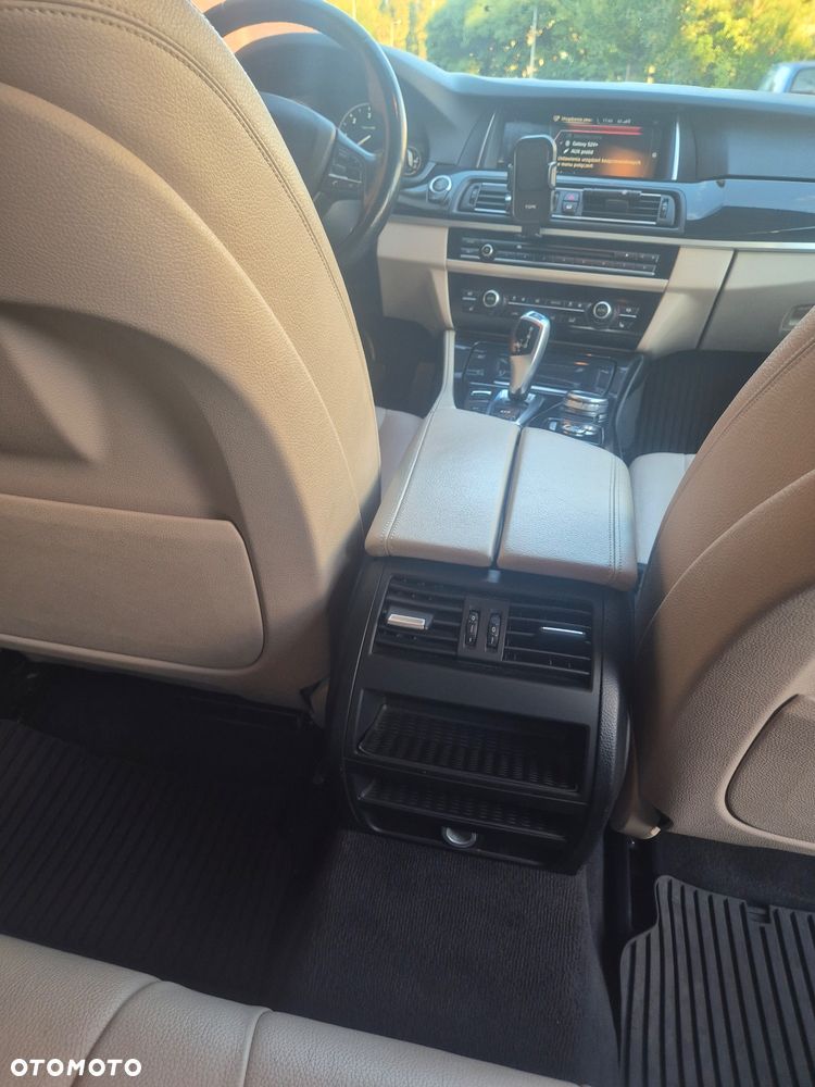 BMW Seria 5 520d xDrive - 7