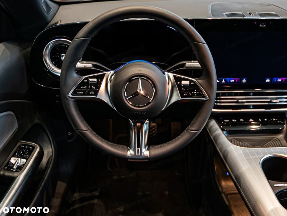Mercedes-Benz CLA - 12