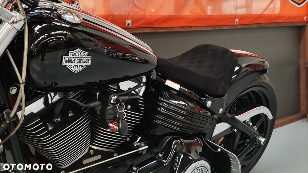 Harley-Davidson FXSB Breakout - 22