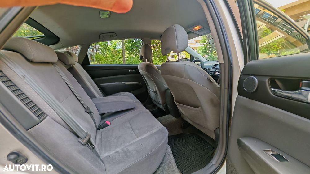 Toyota Prius (Hybrid) Executive - 13