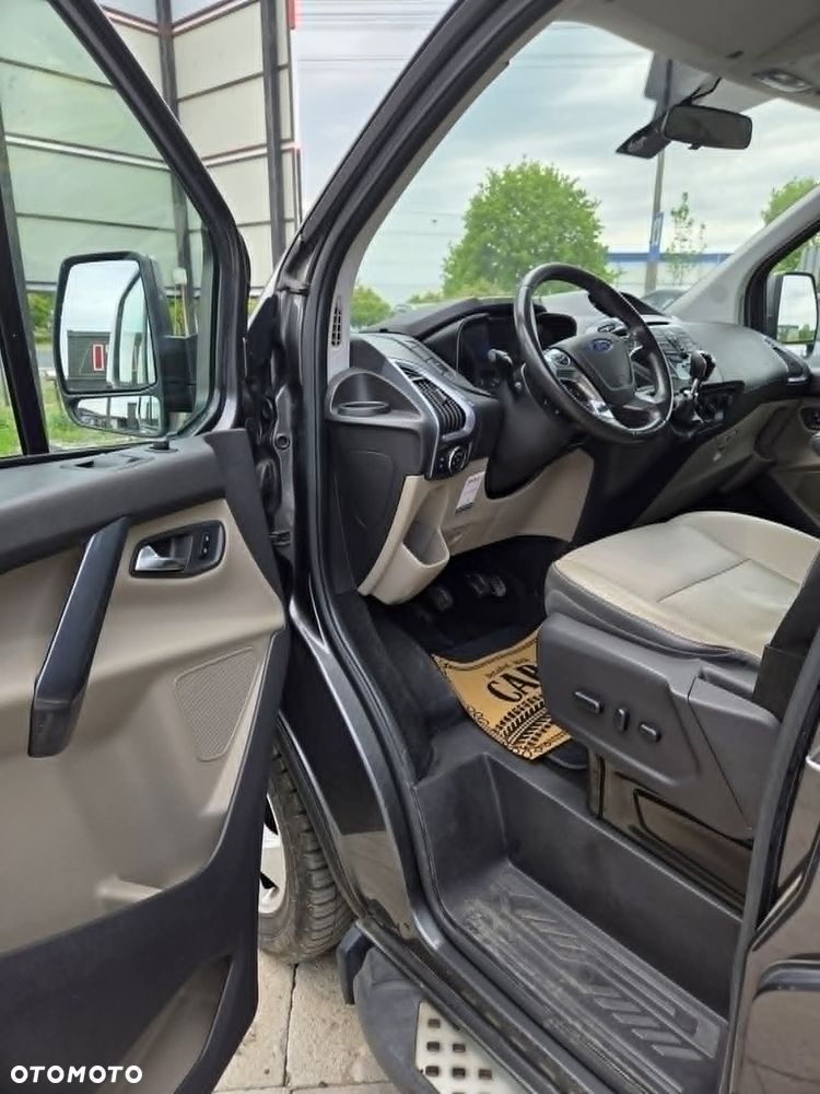 Ford TRANSIT CUSTOM - 12