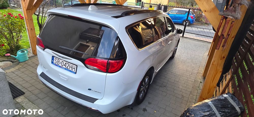 Chrysler Pacifica - 10