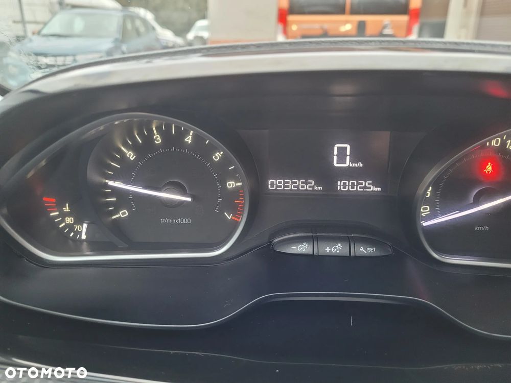 Peugeot 2008 PureTech 110 Stop&Start Style - 7