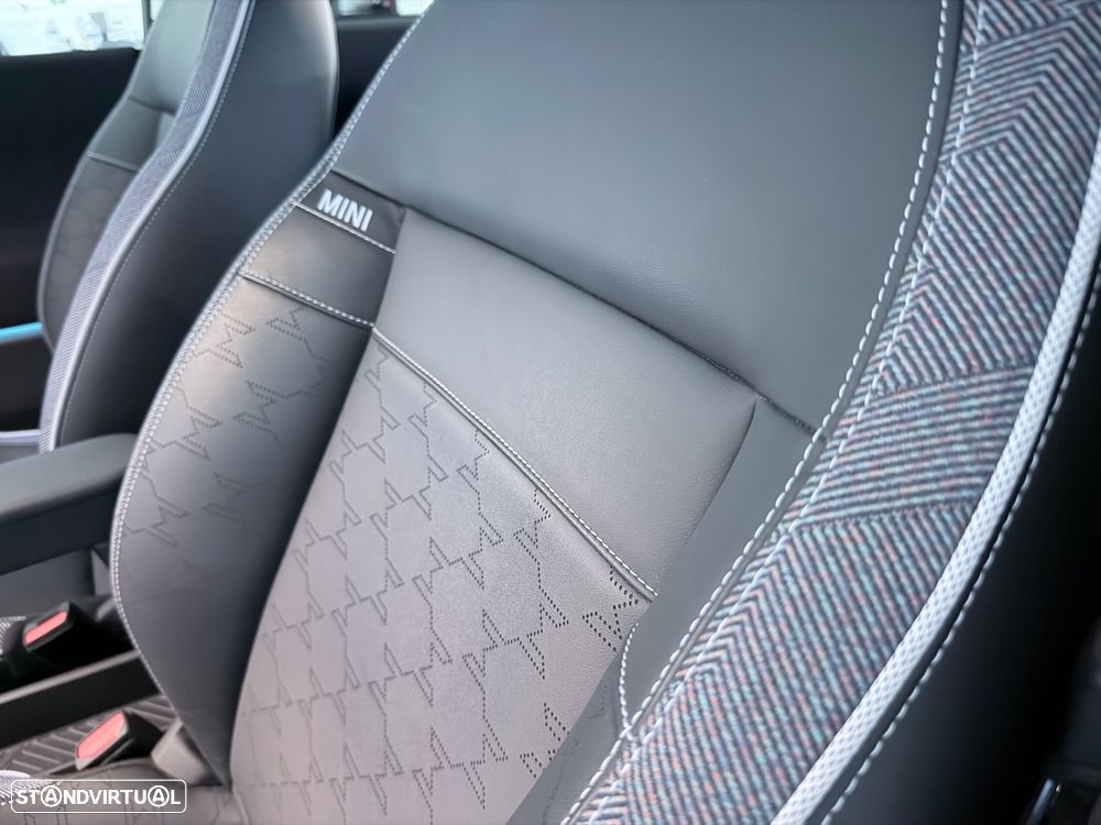 MINI 3 Portas Cooper E Favoured L - 25