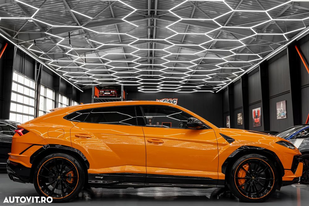 Lamborghini URUS - 12